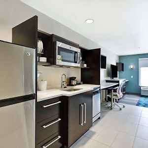 One-Bedroom Queen Suite Non-Smoking